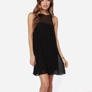 Everly Black Pleated Mesh Upper Sleeves Dress